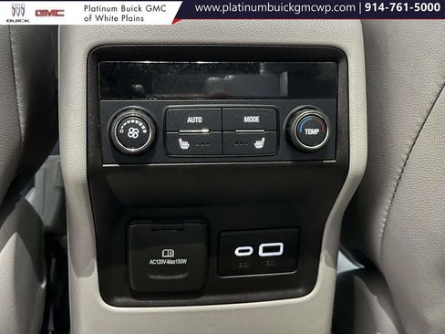 Used 2022 GMC Acadia SLT w/ Preferred Package image 25