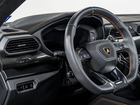 Used 2022 Lamborghini Urus AWD/4WD image 14