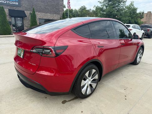 Used 2021 Tesla Model Y Long Range AWD/4WD image 4