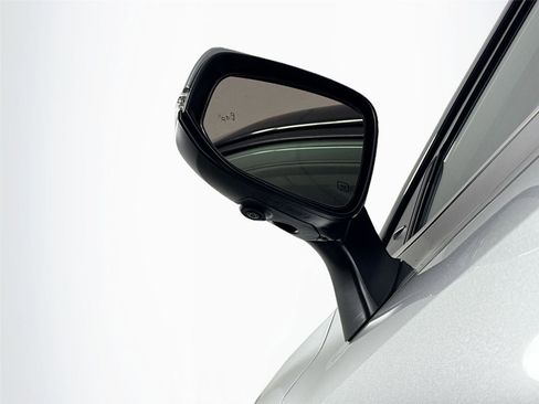 Used 2023 Toyota Highlander Platinum FWD image 5
