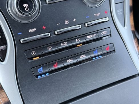 Used 2017 Lincoln MKX Reserve w/ Driver Assistance Package image 3