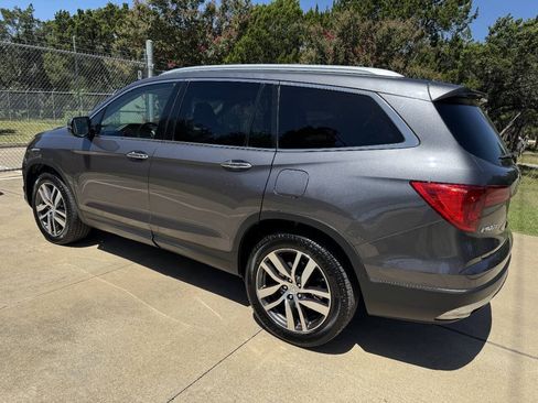 Used 2018 Honda Pilot Elite image 11