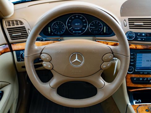 Used 2008 Mercedes-Benz E 350 4MATIC Sedan image 19