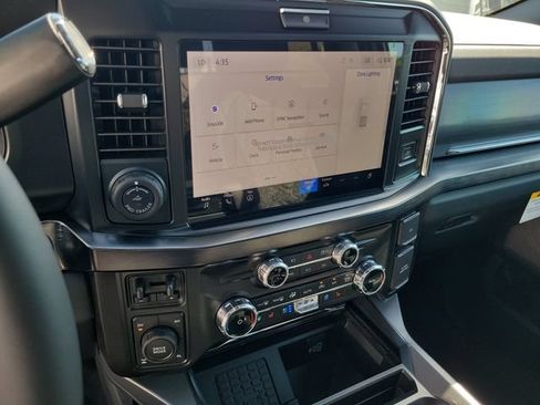 New 2026 Ford F250 Lariat w/ Black Appearance Package AWD/4WD image 30