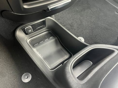 New 2026 Chrysler Pacifica Select image 21