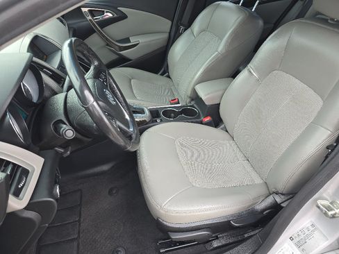 Used 2013 Buick Verano FWD image 16
