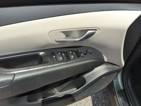 Used 2022 Hyundai Tucson SEL FWD image 18