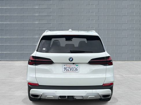 Used 2024 BMW X5 xDrive50e w/ Premium Package AWD/4WD image 4