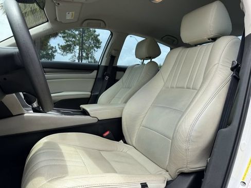 Used 2019 Honda Accord LX image 12