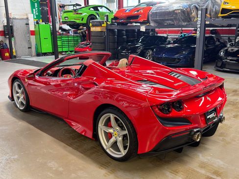 Used 2021 Ferrari F8 Tributo RWD image 12