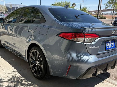 Used 2024 Toyota Corolla SE w/ SE Package FWD image 11