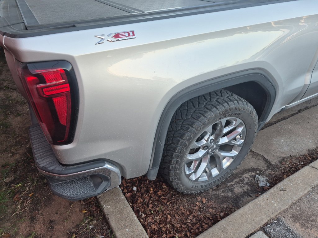Used 2022 GMC Sierra 1500 SLT w/ SLT Premium Plus Package AWD/4WD image 21