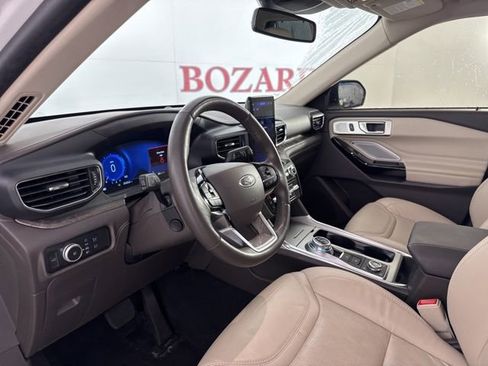 Certified 2022 Ford Explorer Platinum w/ Equipment Group 601A image 12
