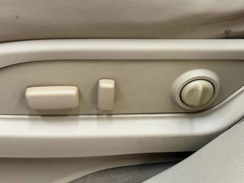 Used 2012 Buick Enclave Leather FWD image 29