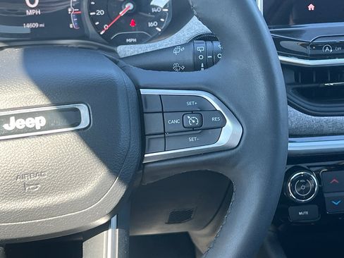 Used 2023 Jeep Compass Latitude w/ Sun and Sound Group AWD/4WD image 24