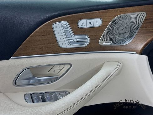 Used 2022 Mercedes-Benz GLS 450 4MATIC image 23