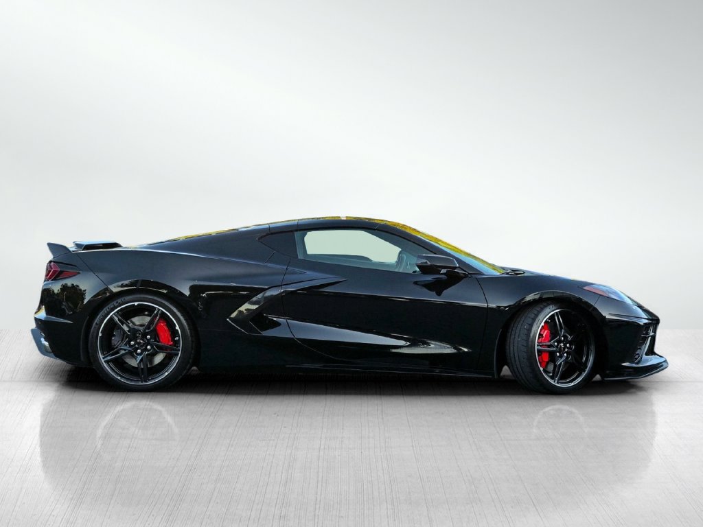 Used 2021 Chevrolet Corvette Stingray Premium Cpe w/ Z51 Performance Package RWD image 3