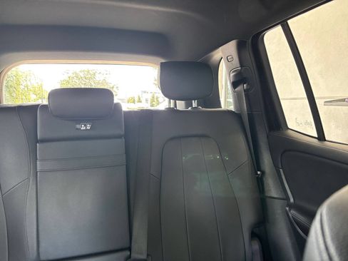 Used 2025 Mercedes-Benz GLB 250 image 40