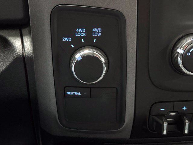 Used 2017 RAM 3500 Tradesman w/ Chrome Appearance Group AWD/4WD image 16