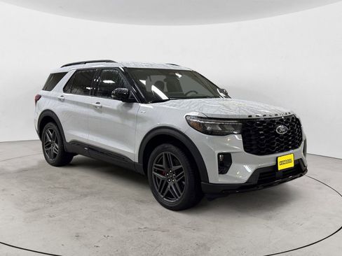 New 2026 Ford Explorer ST-Line w/ ST-Line Street Pack AWD/4WD image 7