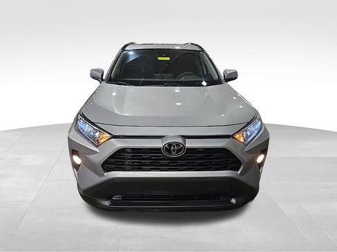 Used 2021 Toyota RAV4 XLE w/ Convenience Package FWD image 3