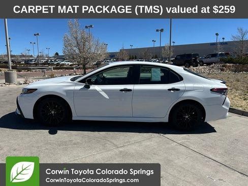 Used 2022 Toyota Camry SE w/ Carpet Mat Package (TMS) FWD image 4
