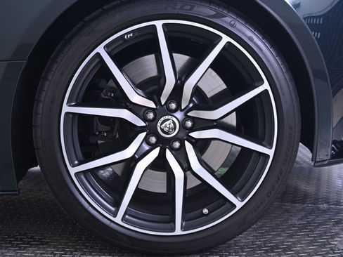 Used 2024 Jaguar F-TYPE R AWD/4WD image 12