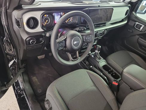 Used 2025 Jeep Wrangler Unlimited Sport AWD/4WD image 11