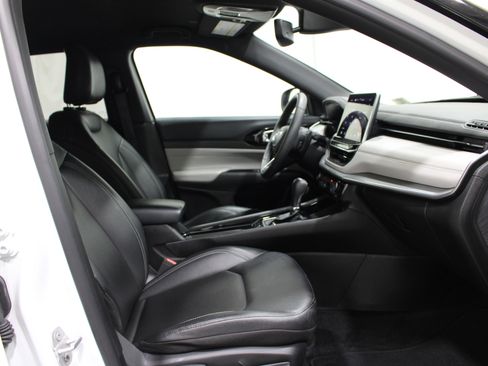 Used 2025 Jeep Compass Limited AWD/4WD image 24