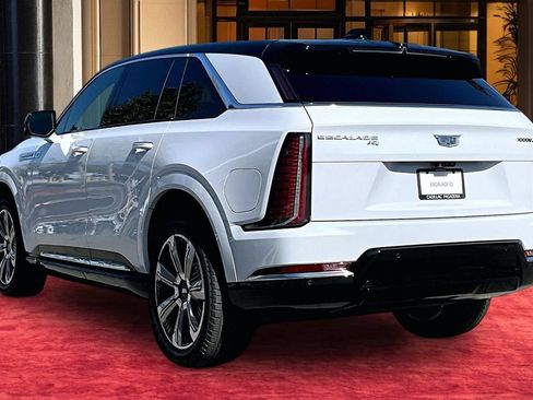 New 2026 Cadillac Escalade IQ Luxury 2 w/ LPO, Floor Liner Package AWD/4WD image 4