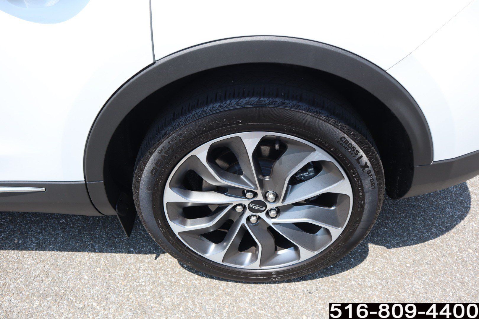 Used 2023 Lincoln Nautilus Reserve AWD/4WD image 6