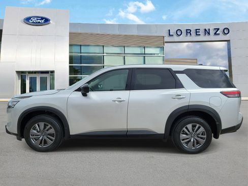 Used 2024 Nissan Pathfinder S FWD image 8
