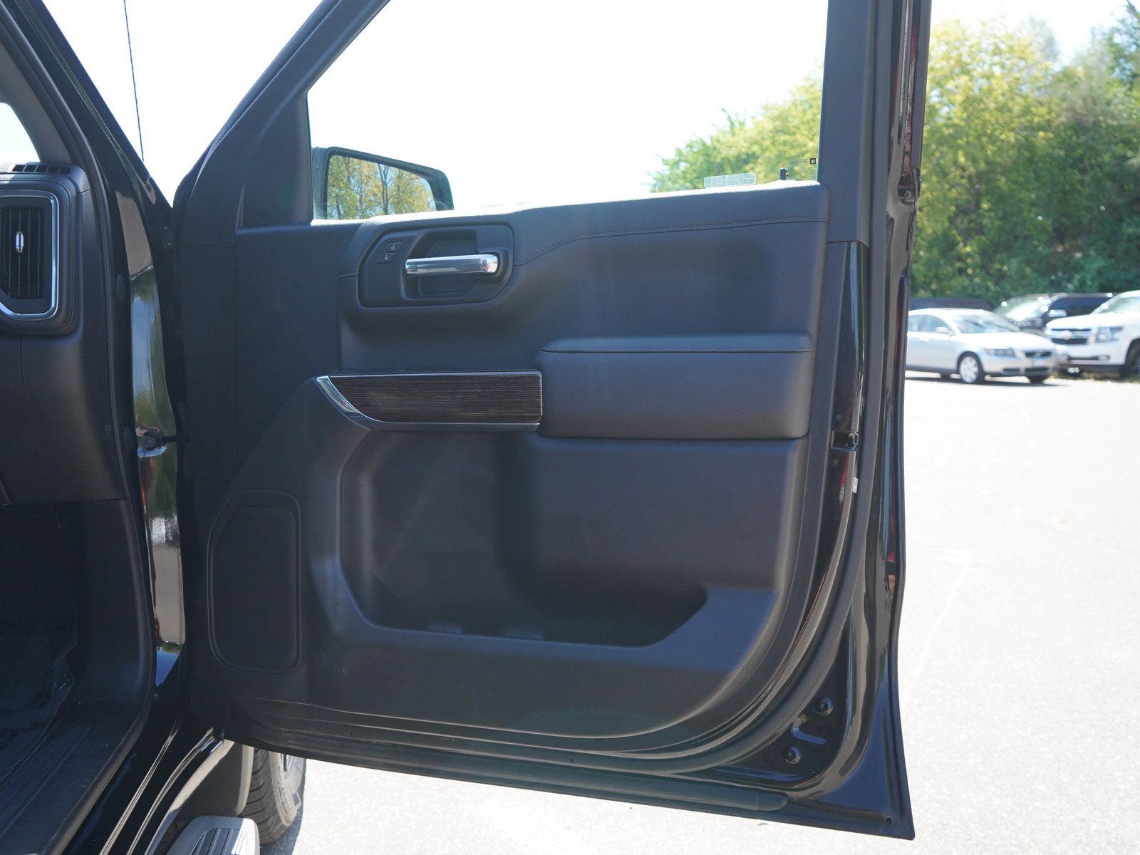 Used 2020 GMC Sierra 1500 Elevation AWD/4WD image 9