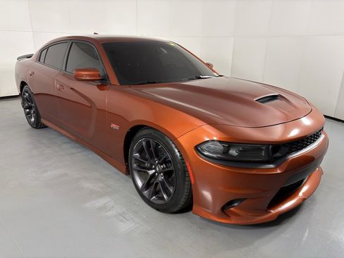 Used 2022 Dodge Charger Scat Pack w/ Driver Convenience Group image 2