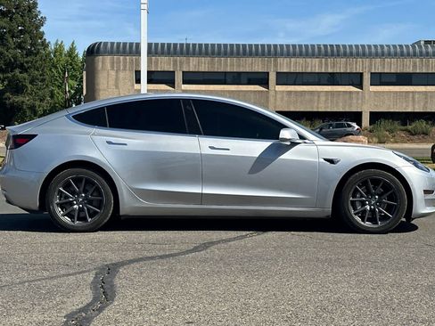 Used 2018 Tesla Model 3 Long Range image 8