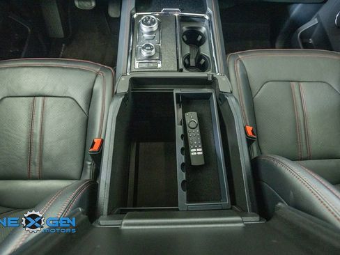 Used 2024 Ford Expedition Limited AWD/4WD image 34