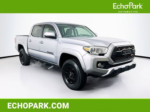 Used 2020 Toyota Tacoma SR5 RWD image 1