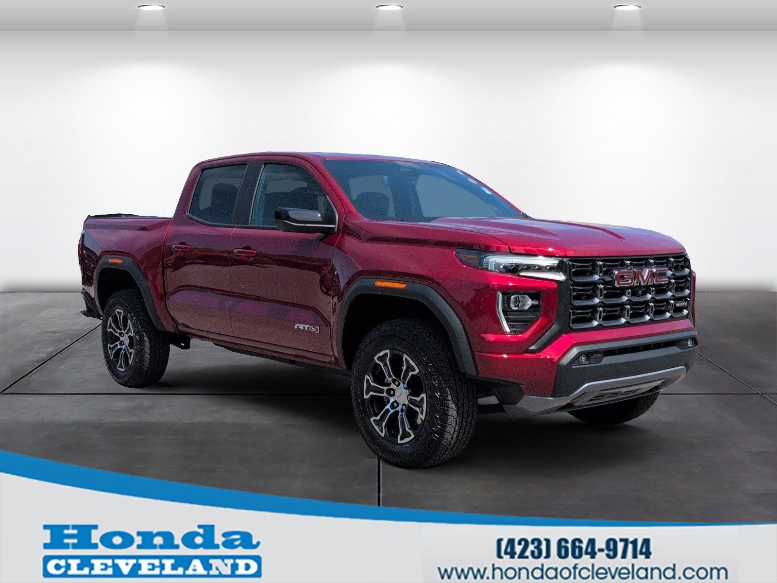 Used 2025 GMC Canyon AT4 w/ Technology Plus Package AWD/4WD image 1