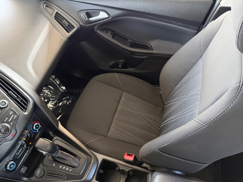 Used 2018 Ford Focus SE FWD image 34