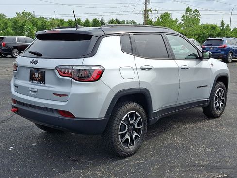 Used 2025 Jeep Compass Trailhawk w/ Sun & Sound Group AWD/4WD image 24