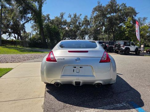 Used 2009 Nissan 370Z Touring image 8