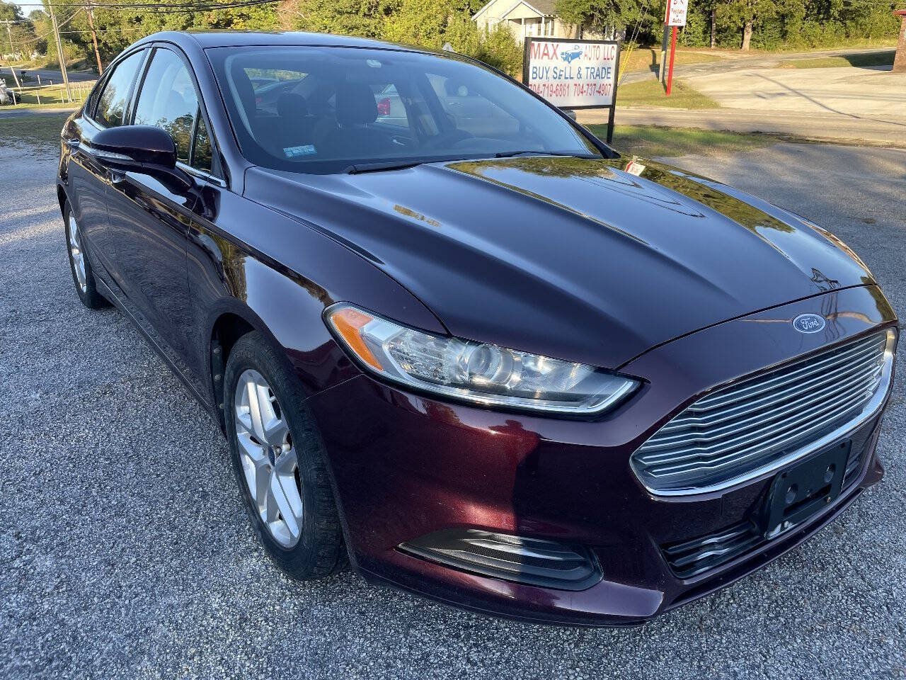 Used 2013 Ford Fusion SE FWD image 1