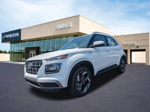 Used 2026 Hyundai Venue SEL FWD image 8