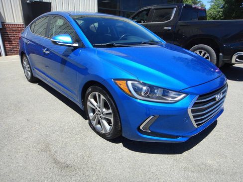 Used 2017 Hyundai Elantra Limited FWD image 3