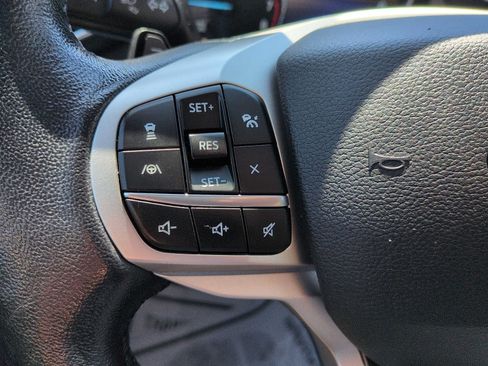 Used 2021 Ford Explorer XLT w/ Equipment Group 202A AWD/4WD image 17