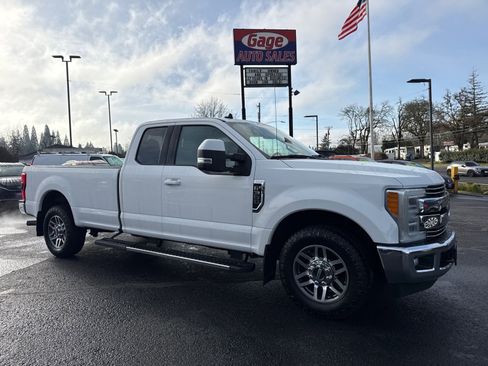 Used 2019 Ford F350 Lariat w/ Camper Package image 8