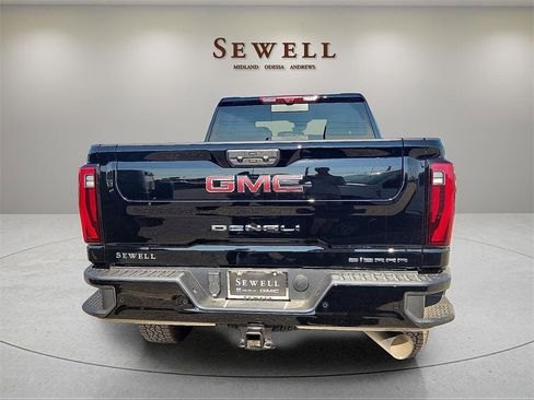 New 2026 GMC Sierra 2500 Denali w/ Denali Reserve Package image 4