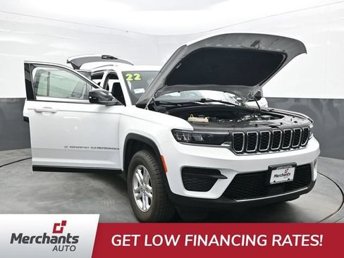 Used 2022 Jeep Grand Cherokee Laredo w/ Luxury Tech Group I AWD/4WD image 49