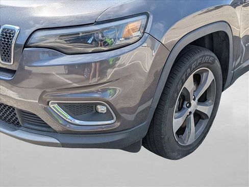 Used 2019 Jeep Cherokee Limited AWD/4WD image 20