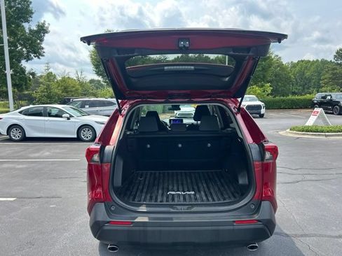 Used 2025 Toyota RAV4 XLE AWD/4WD image 9